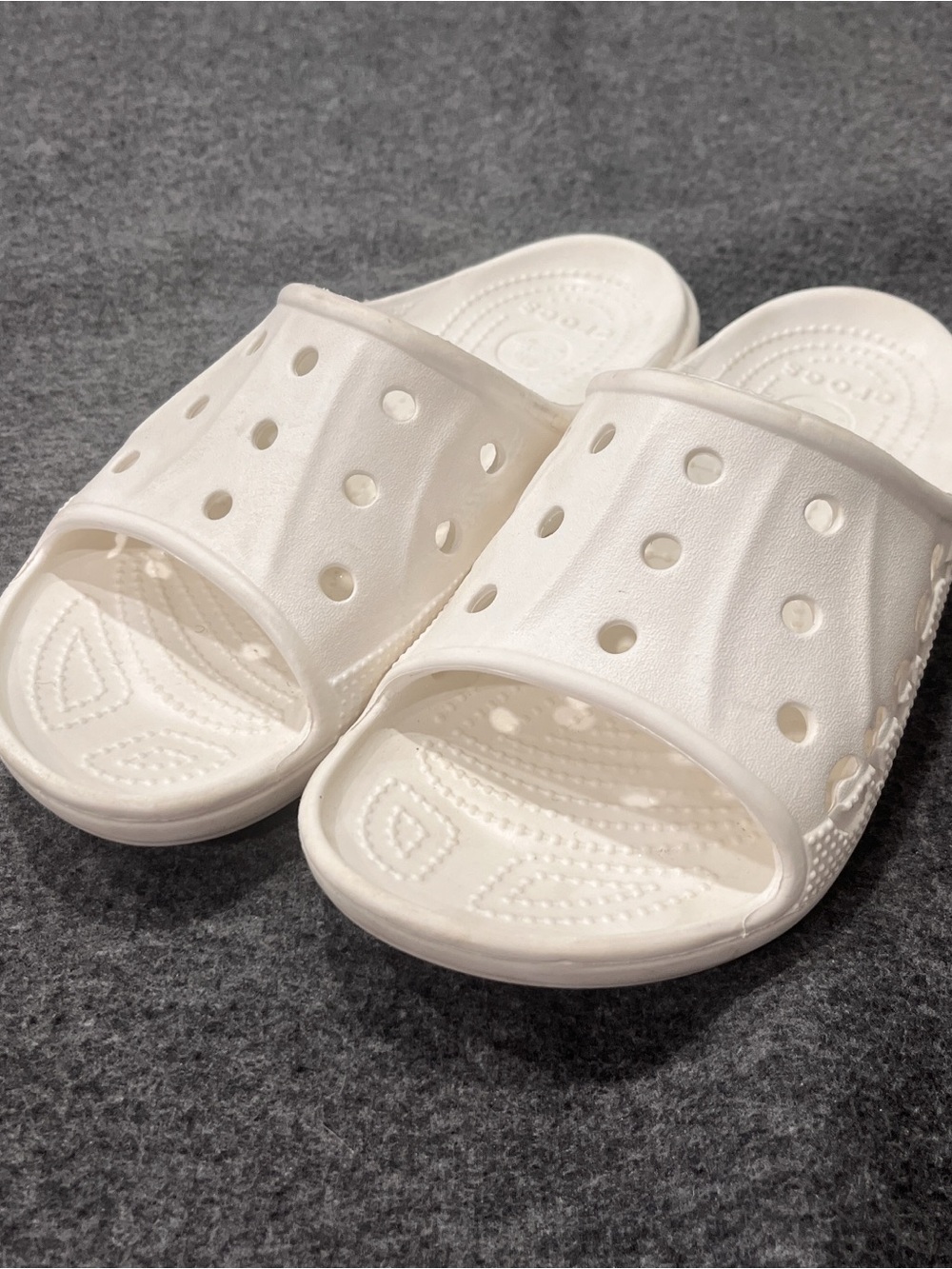 CROCS  White Vented Slide Sandals